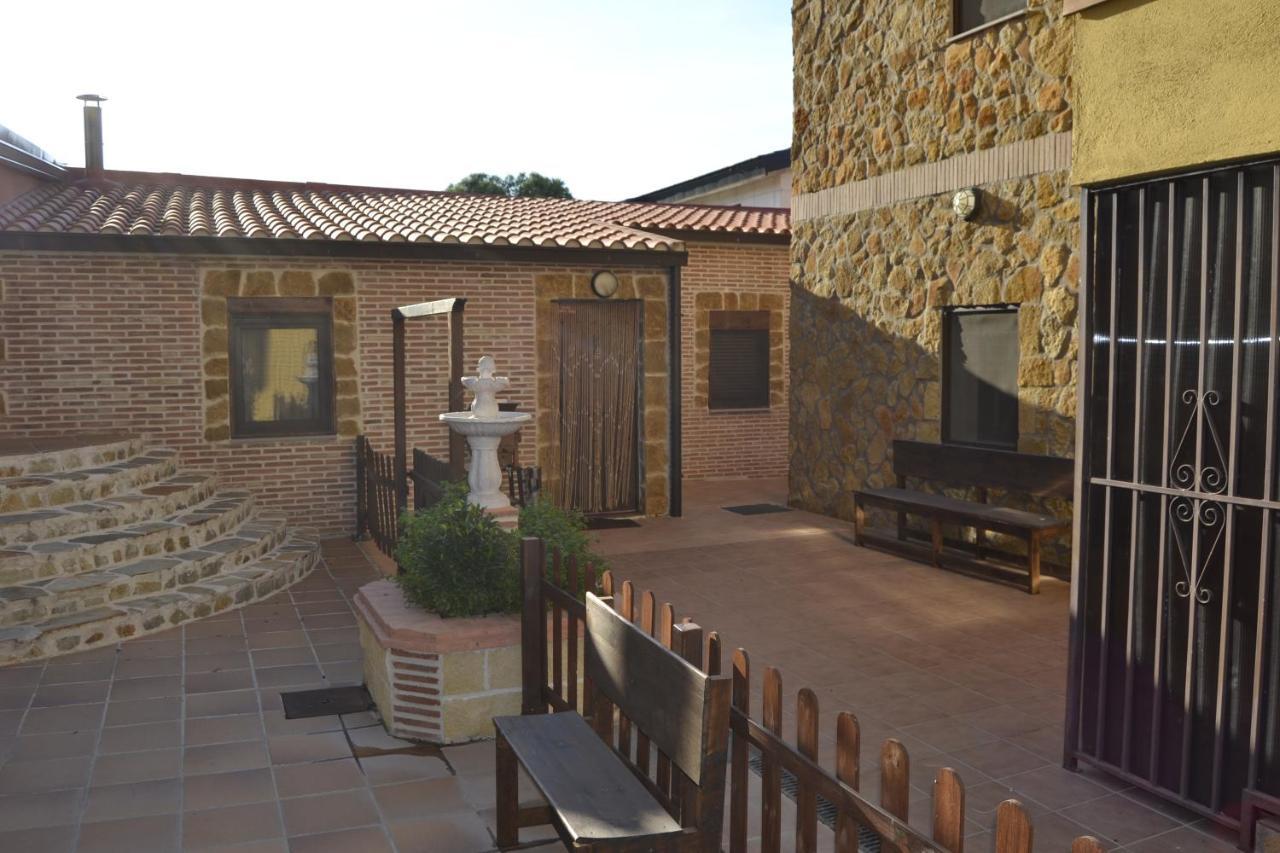 Aldea del Fresno Apartamentos "Casa Rural De Aldea" المظهر الخارجي الصورة