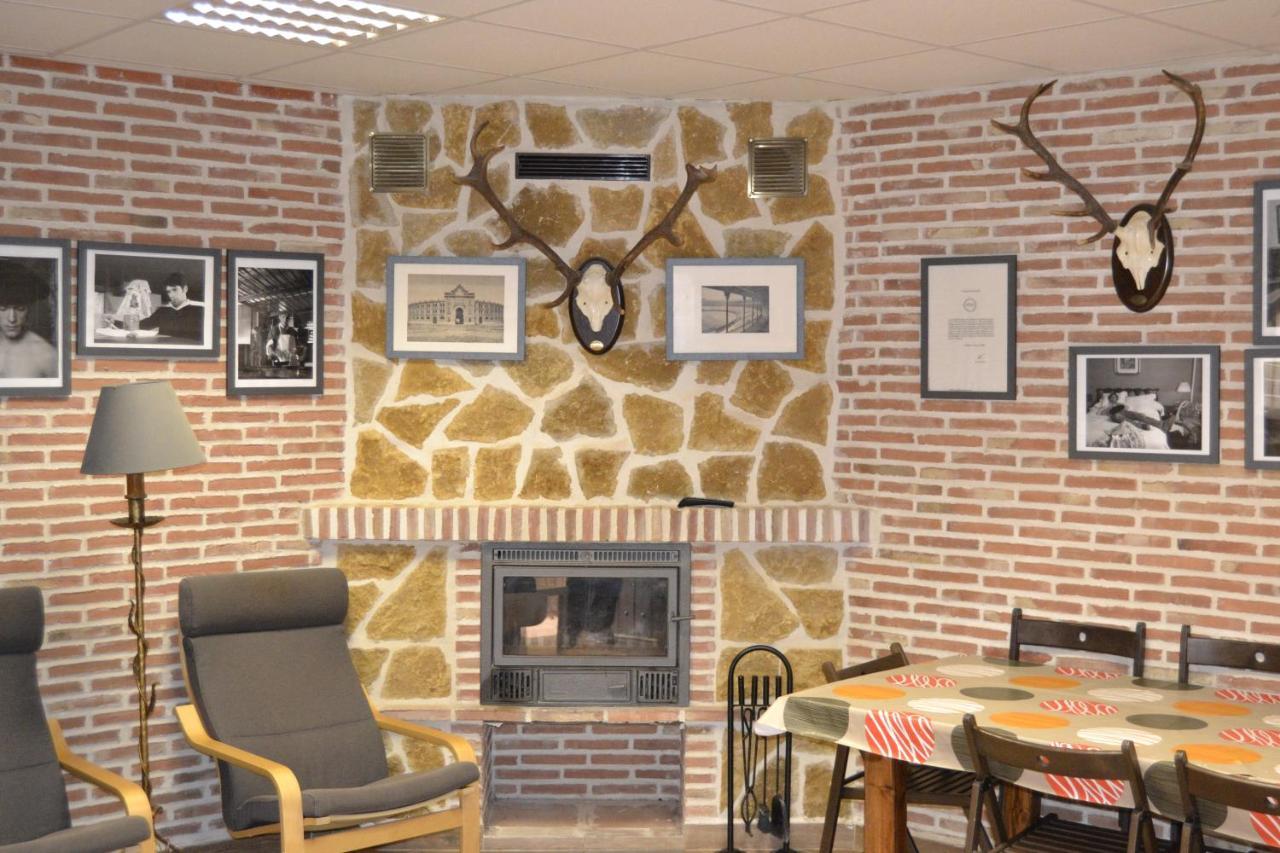 Aldea del Fresno Apartamentos "Casa Rural De Aldea" المظهر الخارجي الصورة
